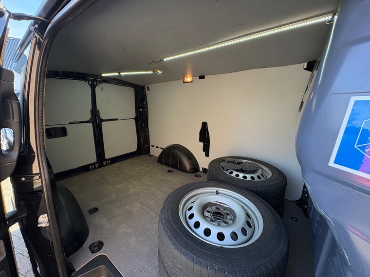 Vehicle Image 31