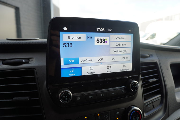Vehicle Image 13
