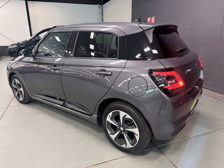Vehicle Image 13