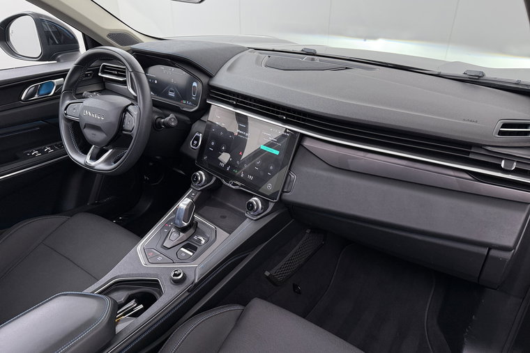 Vehicle Image 16