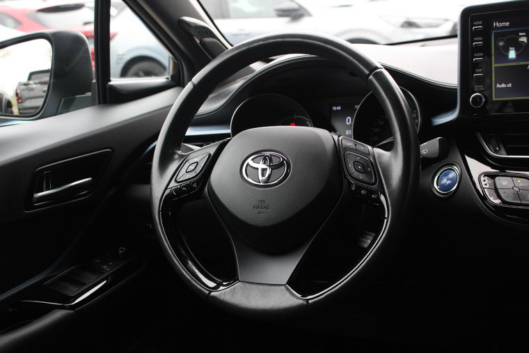 Vehicle Image 16