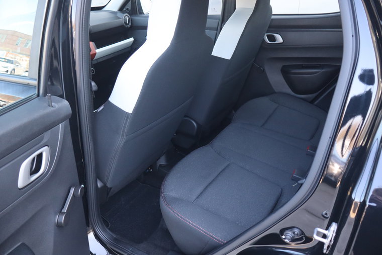 Vehicle Image 19