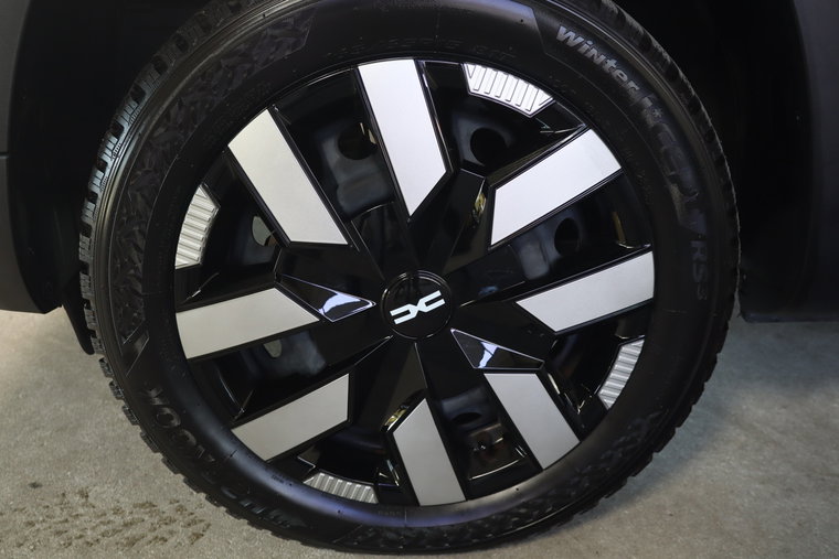 Vehicle Image 11