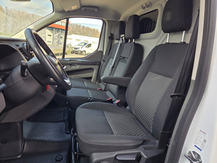 Vehicle Image 21