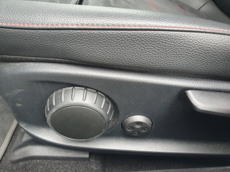 Vehicle Image 48