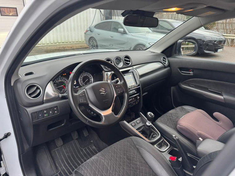 Vehicle Image 14
