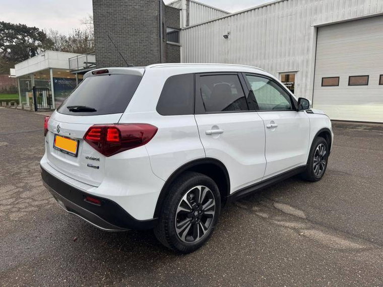Vehicle Image 9