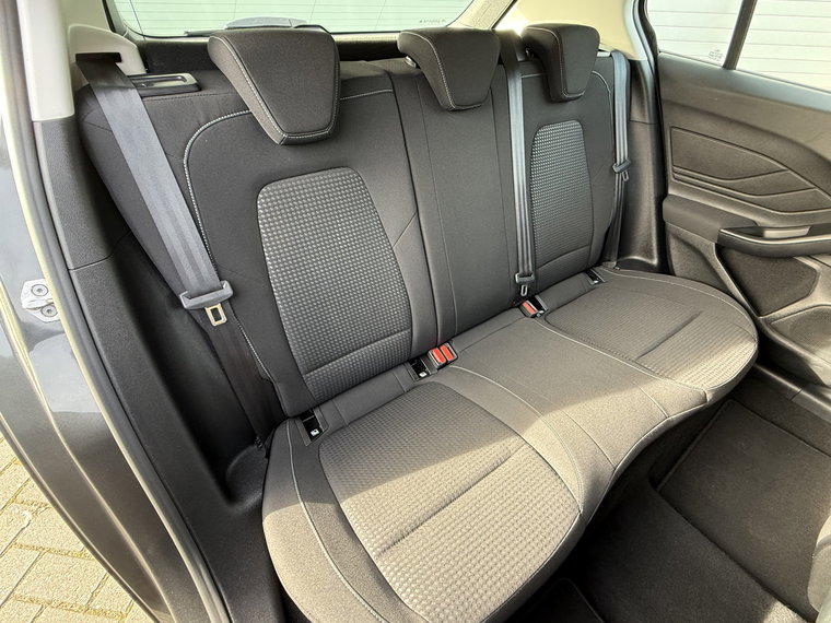 Vehicle Image 35