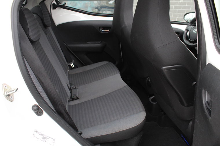 Vehicle Image 12