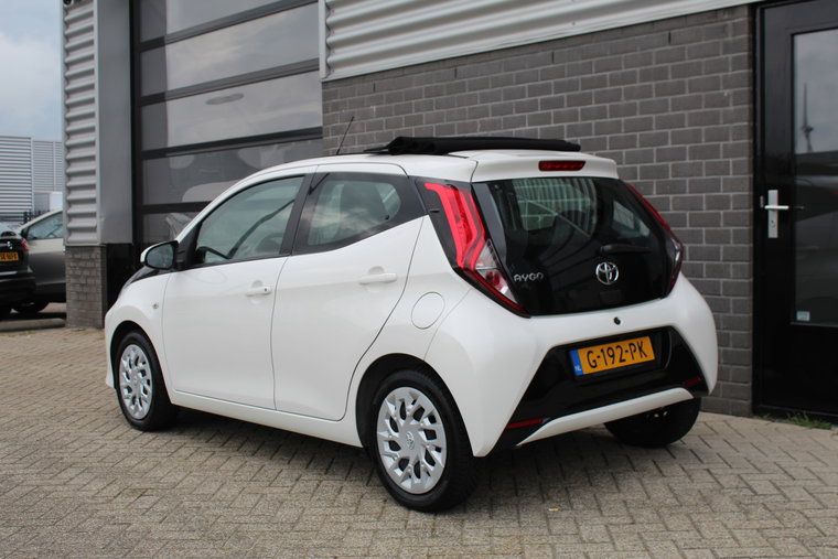 Vehicle Image 7