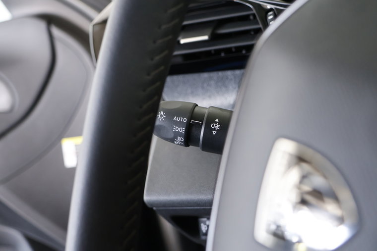 Vehicle Image 25
