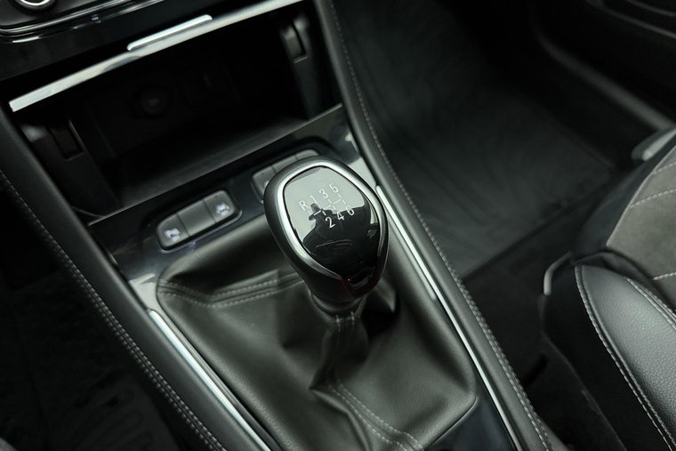 Vehicle Image 23