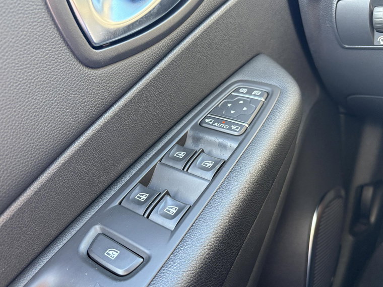 Vehicle Image 26