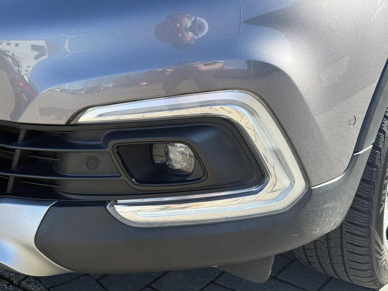 Vehicle Image 38