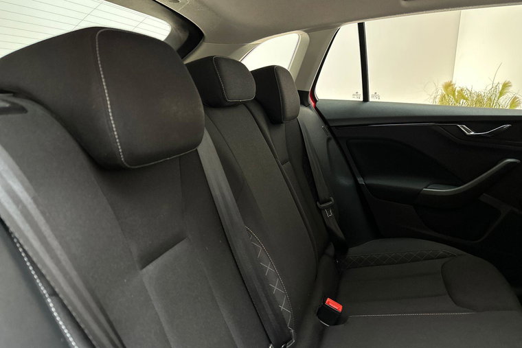 Vehicle Image 13