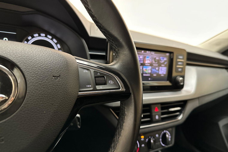 Vehicle Image 21