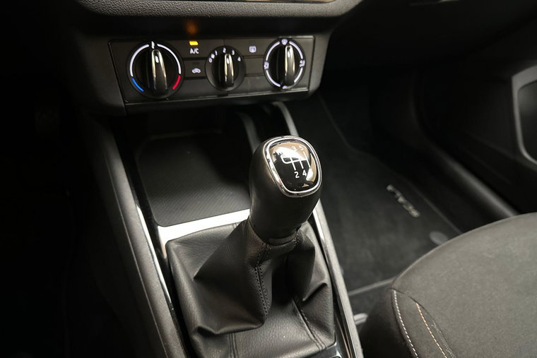 Vehicle Image 31