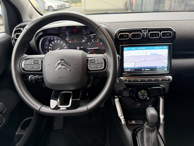 Vehicle Image 13
