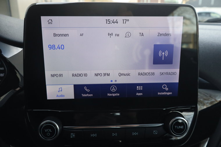 Vehicle Image 11