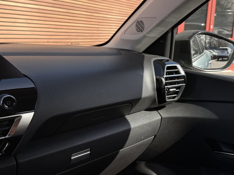 Vehicle Image 50