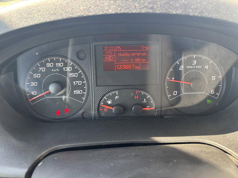 Vehicle Image 24
