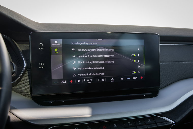 Vehicle Image 32