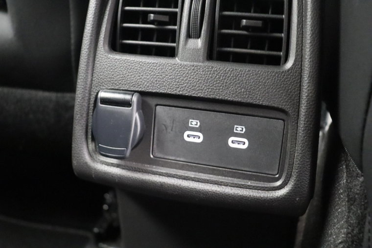 Vehicle Image 38