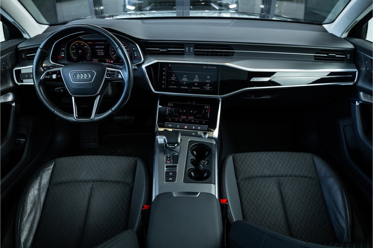 Vehicle Image 9