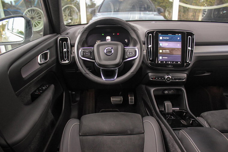 Vehicle Image 11