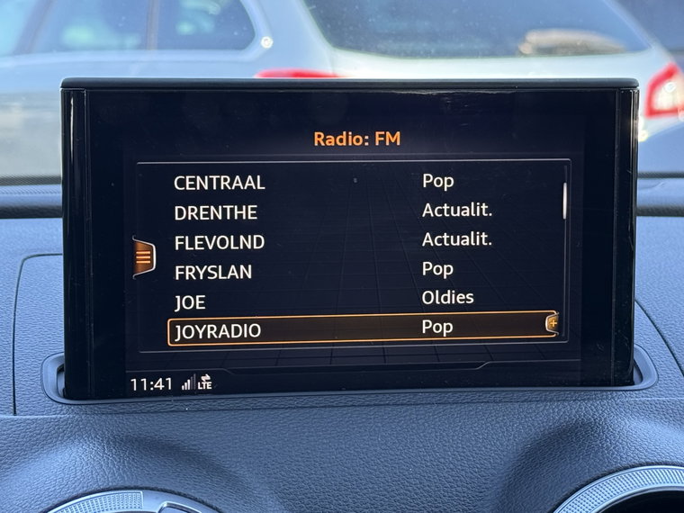 Vehicle Image 16