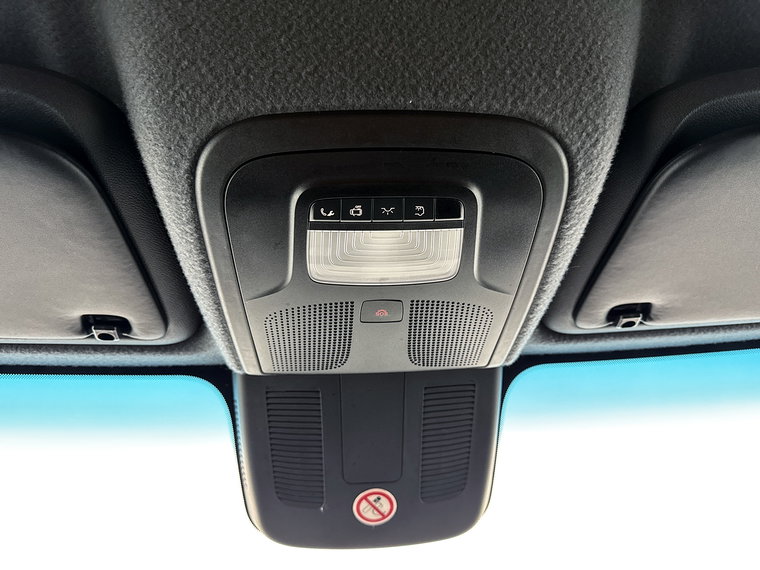 Vehicle Image 25