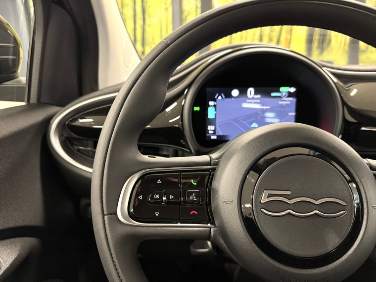 Vehicle Image 26