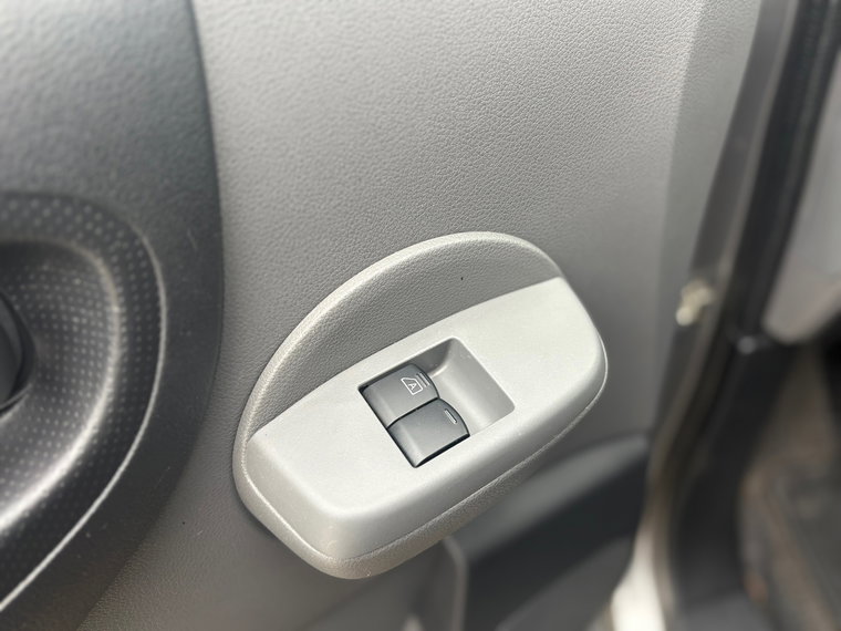 Vehicle Image 32