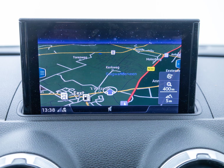 Vehicle Image 19
