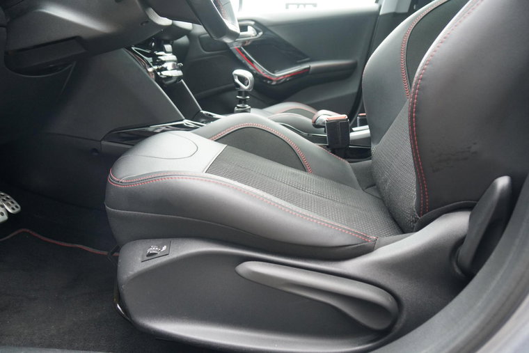 Vehicle Image 23