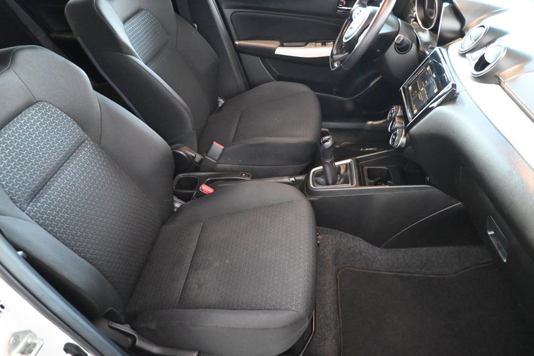 Vehicle Image 16