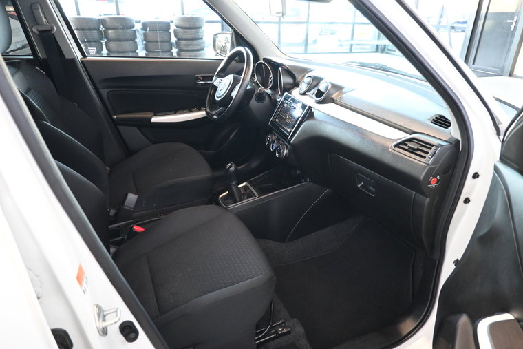 Vehicle Image 18