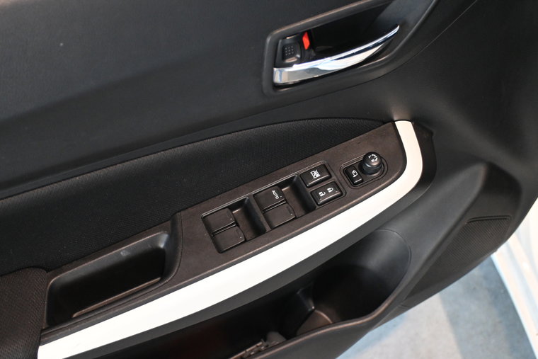 Vehicle Image 30