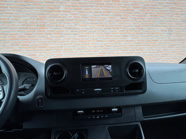 Vehicle Image 26