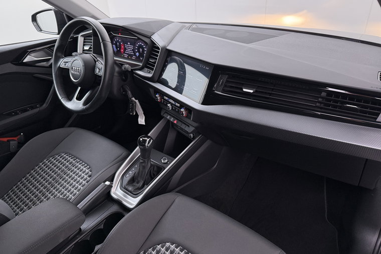 Vehicle Image 15