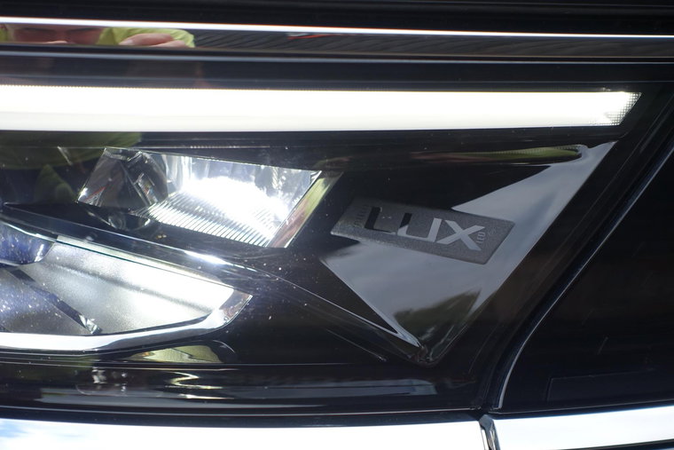 Vehicle Image 15