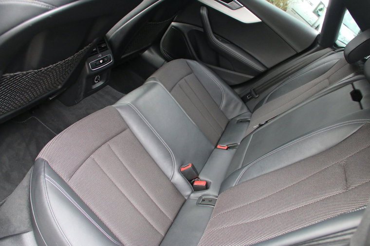 Vehicle Image 23