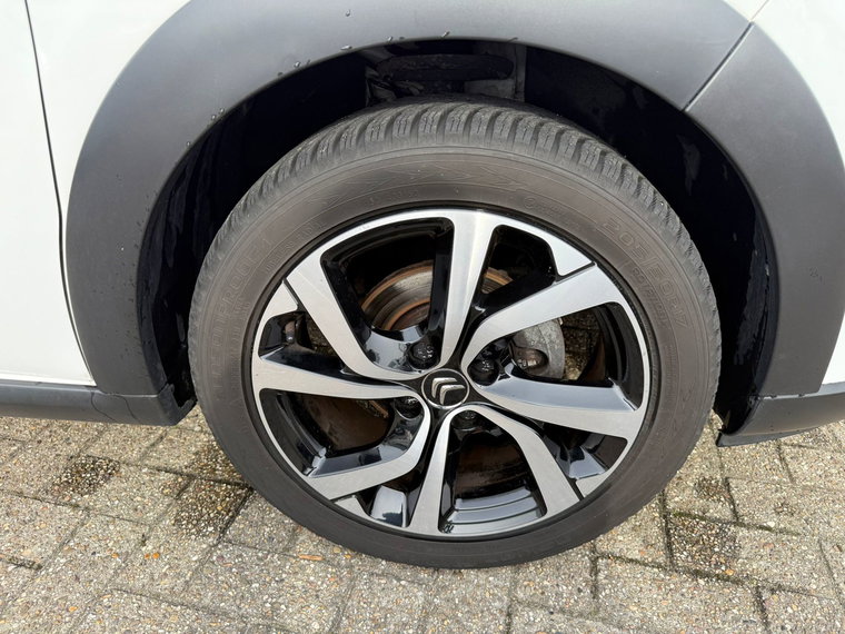 Vehicle Image 22
