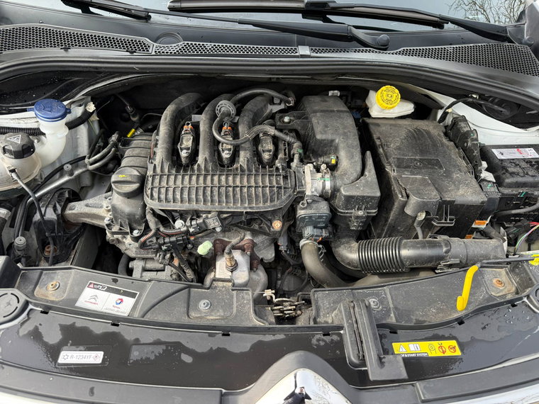 Vehicle Image 25