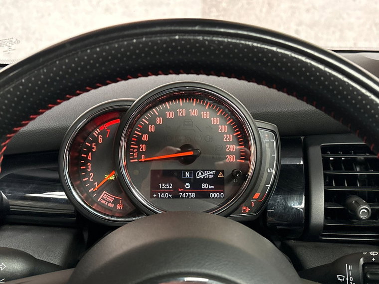 Vehicle Image 17