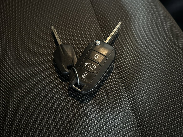 Vehicle Image 18