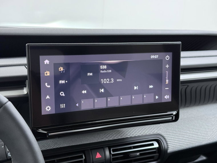 Vehicle Image 32