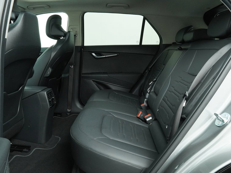Vehicle Image 37