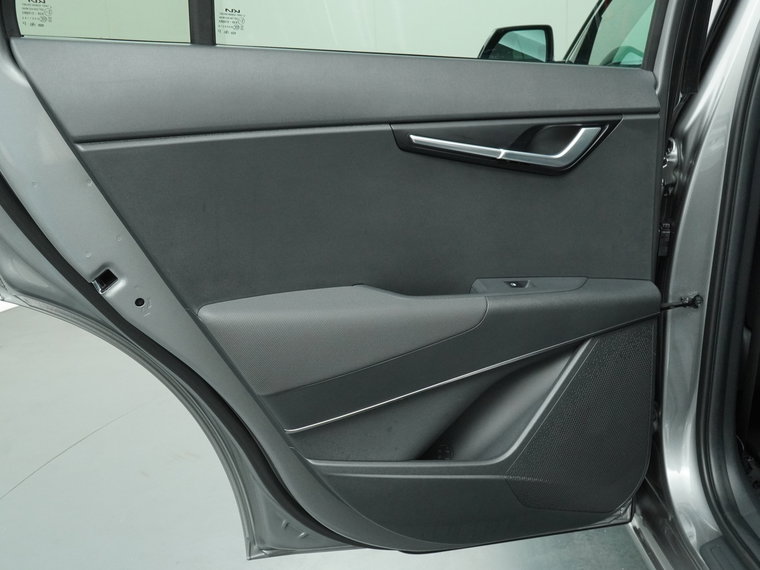 Vehicle Image 39