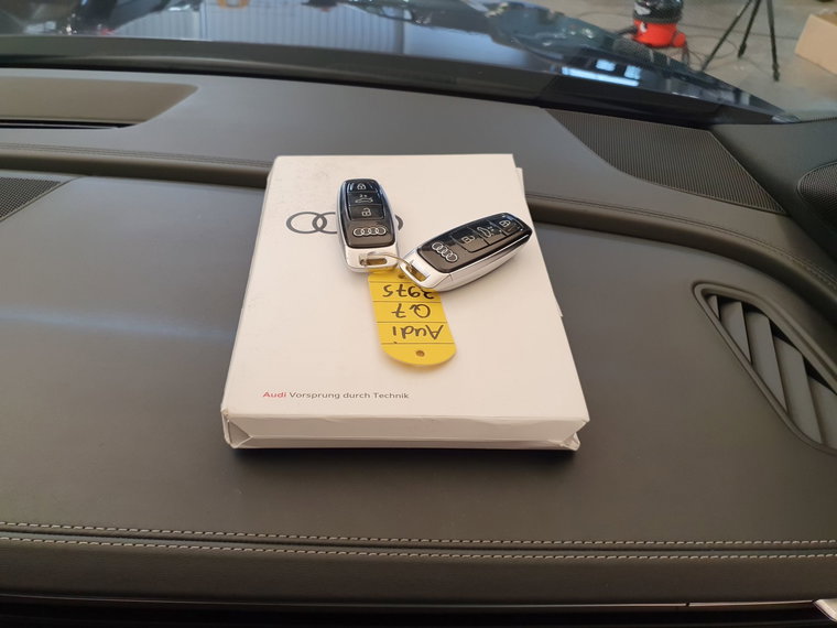 Vehicle Image 32